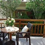 Golden Down Town Hotel apartamentowy Naxos City