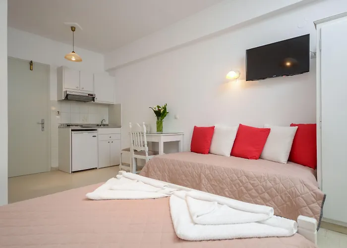 Golden Down Town 4* Naxos City