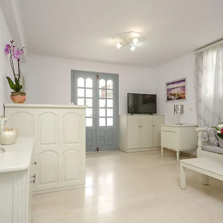 Aparthotel Golden Down Town Naxos City