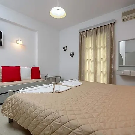 Golden Down Town Apartahotel Naxos City