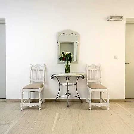 Golden Down Town Apartahotel Naxos City