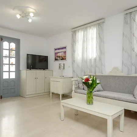 Golden Down Town 4* Naxos City