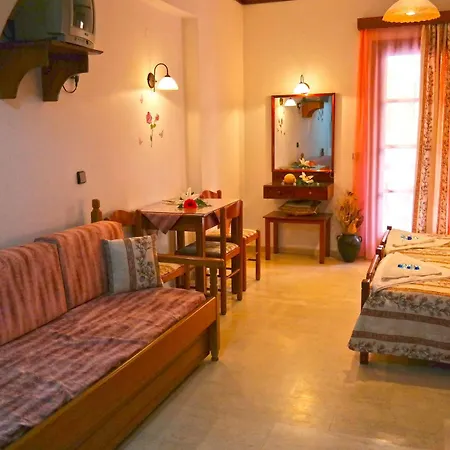 아파트호텔 Golden Down Town Naxos City