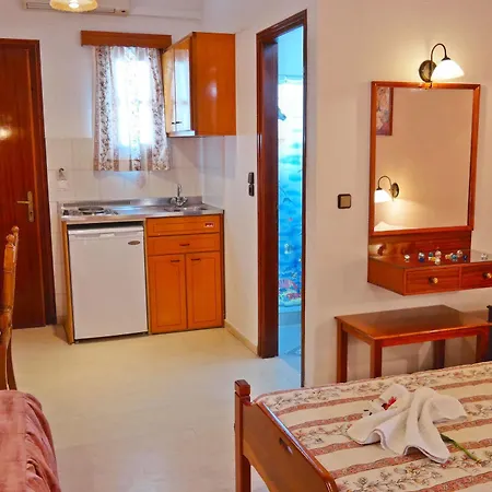 Golden Down Town 아파트호텔 Naxos City