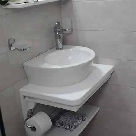 Golden Down Town 아파트호텔 Naxos City