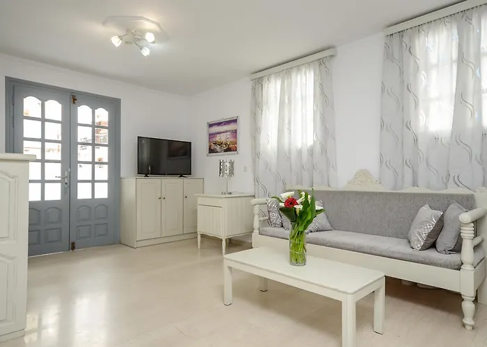 Golden Down Town 4* Naxos City